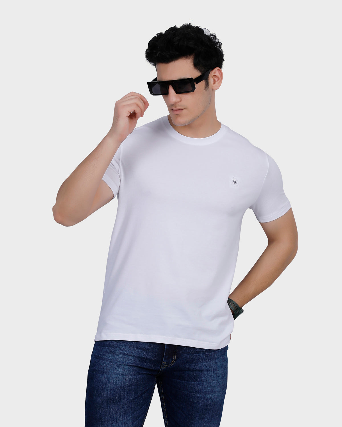 Men White Solid Round Neck T-Shirts