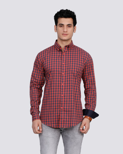 Men Red & Black Regular Fit Checked Casual Shirt